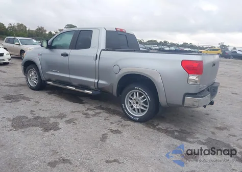 2009 Toyota Tundra Sr5 5.7L V8 z USA, uszkodzony, nr VIN 5TFBW54199X089997